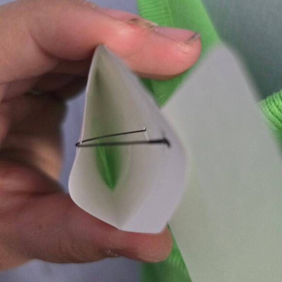 A.L.C. Neon Green Knit Tank Top size M – Designer, Y2K, NWT with Flaw - Picture 8 of 10